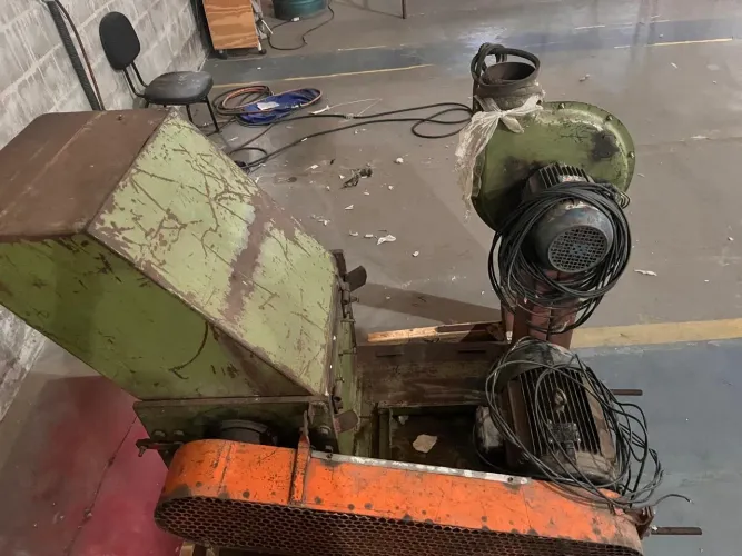 Flocador de espumas e tecidos, resíduos em geral