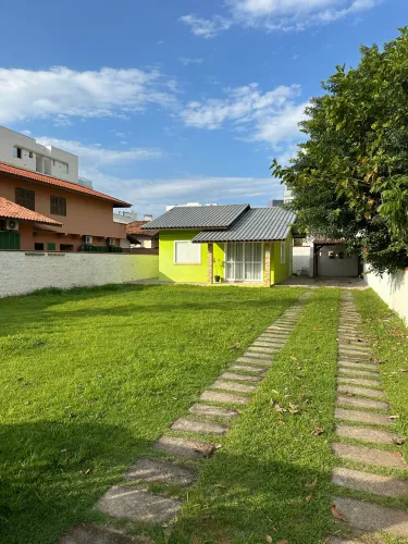 Locação Casa Anual - Canto Grande / Mariscal