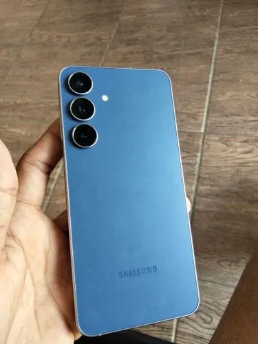 Samsung Galaxy S25 FE 
