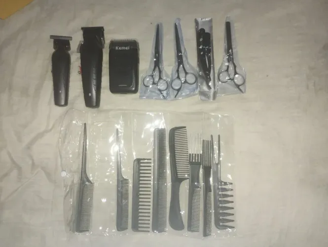 Vendo Kit Barbeiro Kemei