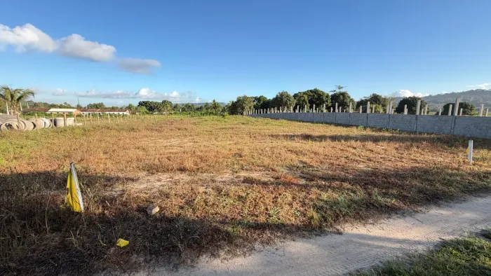 Vendo um lote no Coite 10 x 68, próximo à principal!