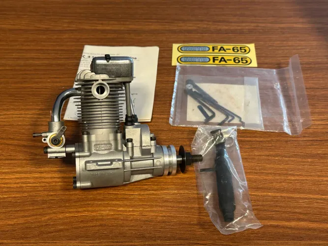 Motor Saito FA-65 4 tempos Glow para Aermodelo