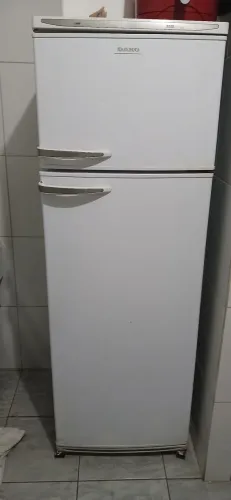 Vendo geladeira Dako gela bem na hora so vim buscar 
