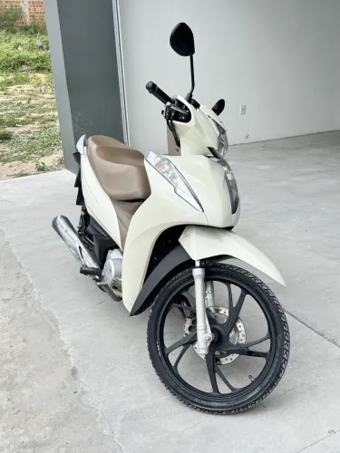 Biz 125 Branco Caramelo