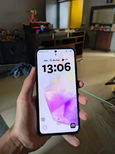 SAMSUNG A35 5G 256GB 8GB RAM bem conservado, com apenas alguns trincos na película