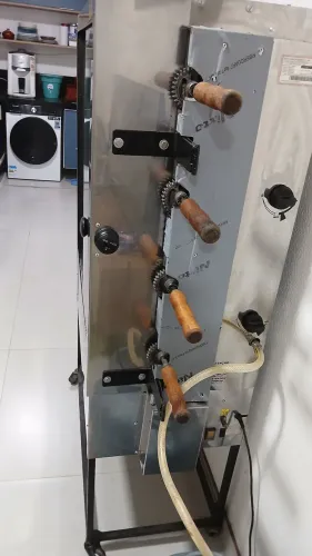 Vendo uma máquina de achar frango