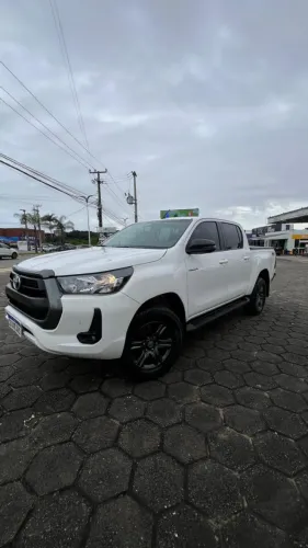 Toyota Hilux CD SR 4X4 2.8 TDI Diesel Aut. 2024