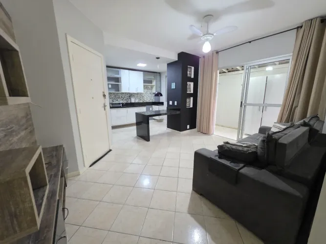 Apartamento 1° andar com área externa enorme para locação anual Praia do Morro Guarapari