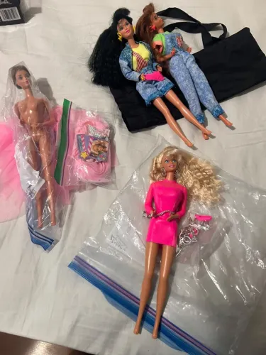 Lot barbies 