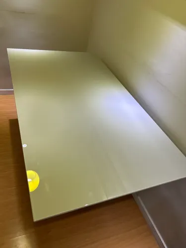 Vendo mesa com tampo de vidro branco 1,60x0,90