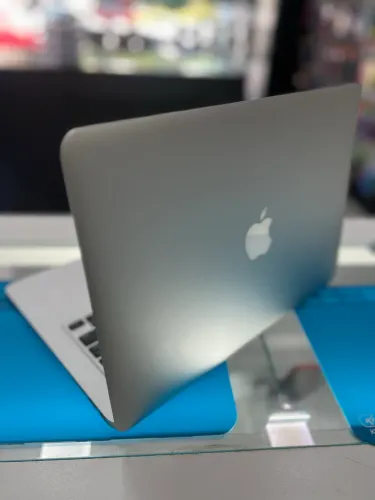 MacBook Air 2017 impecável 