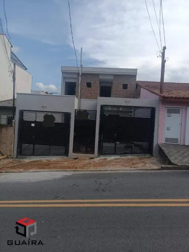 Sobrado à venda em Santo André (Lucinda) | 2 suítes | Porcelanato | 2 vagas