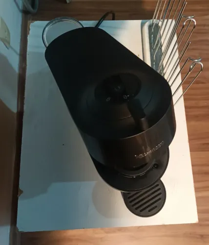 Vendo Cafeteira Nespresso Vertuo Pop Preta + Porta-Cápsulas Original