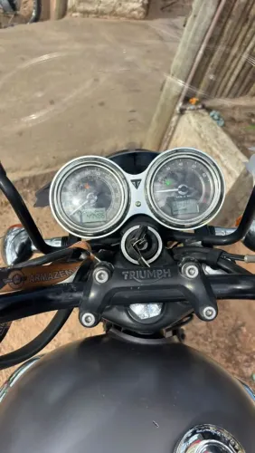 Moto muito nova