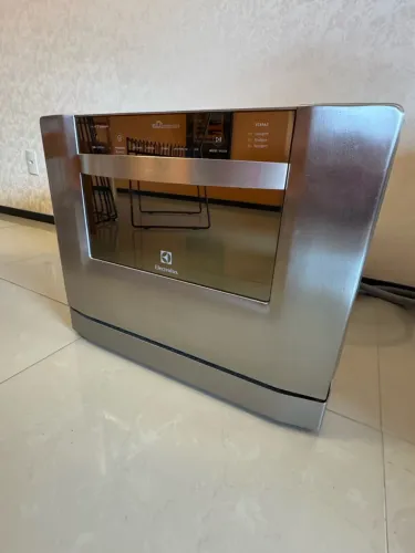 Lava louça Electrolux Inox espelhada