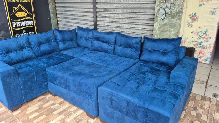 Sofá chaise Acompanha puff grande