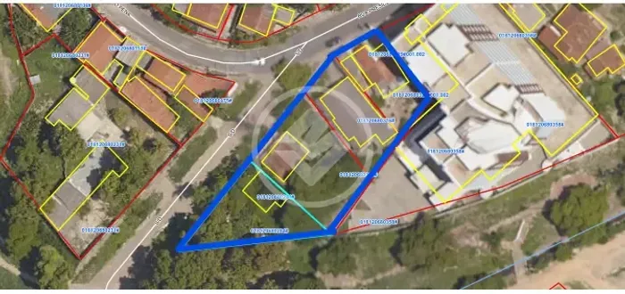 Terreno medindo 1485,99 m², Bairro Santa Helena. codigo: 115538