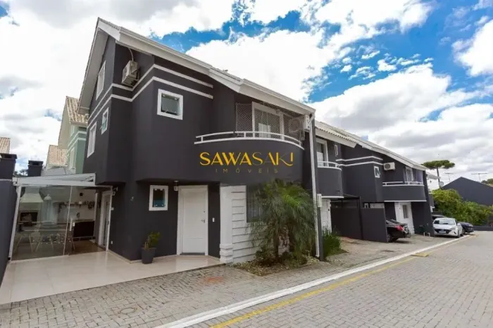 Sobrado à venda no bairro Alto Boqueirão - Curitiba/PR