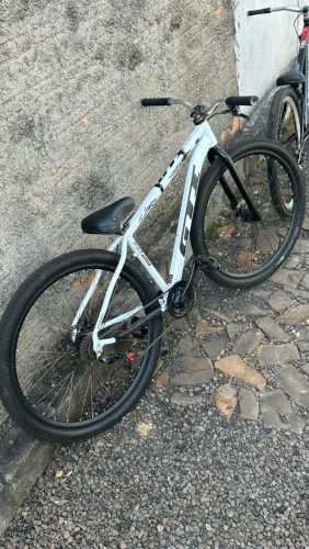 Bicicleta em ótimo estado troco por iPhone ou Xbox s
