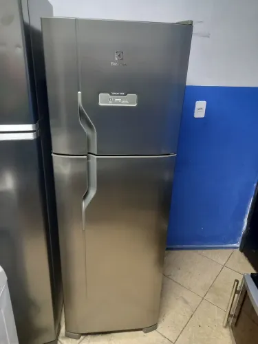 GELADEIRA ELECTROLUX INOX FROST FREE 371 LITROS
