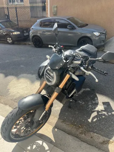 Cb 650r 2022 muito conservada