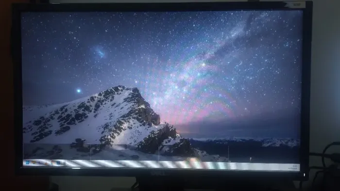Monitor Full Hd Ips 24 Widescreen, Dell Se2416h Preto - Com Listras na Tela