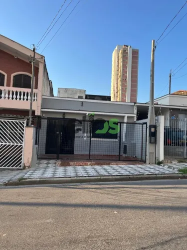 Kitnet MOBILIADA COMPLETA c/ 01 cama de casal, 25m² para locação por R$1.650,00 (PACOTE) -