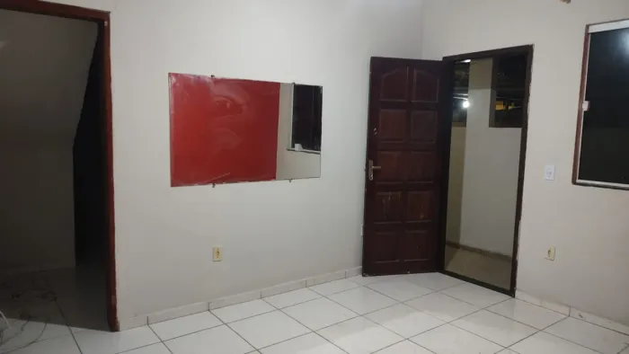 Alugo casa na rua Bangu