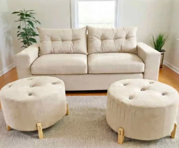 Sofá de luxo com pufs novo  entrega grátis 
