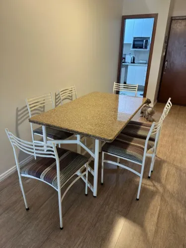 Mesa tampo granito 6 cadeiras