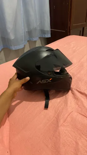 Capacete a venda