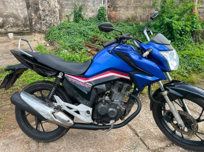Titan 160 2020/2021 edição especial Parcelo no cartão até 18x