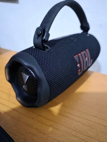 Caixa de som jbl charge 6