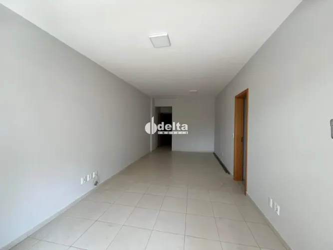Apartamento com 3 quartos sendo 1 suite disponível para venda no bairro Centro em Uberlând
