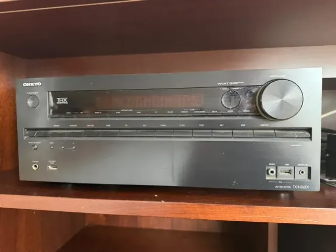Receiver Onkyo TX-NR2609 AV Receiver 7.2 canais com THX, preto, usado.