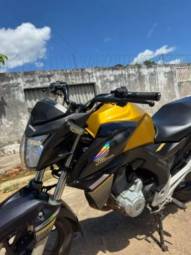 Vendo moto no precinho?