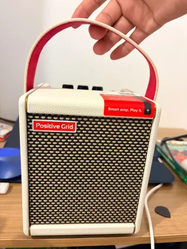 Amplificador de guitarra elétrica Spark mini novinho em folha.