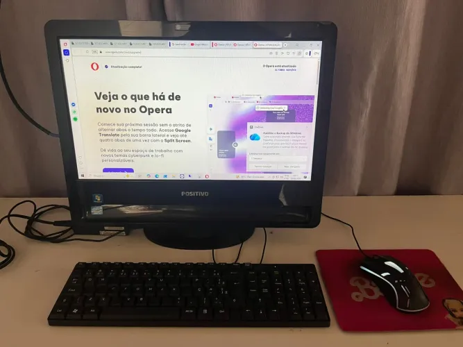 Computador marca positivo