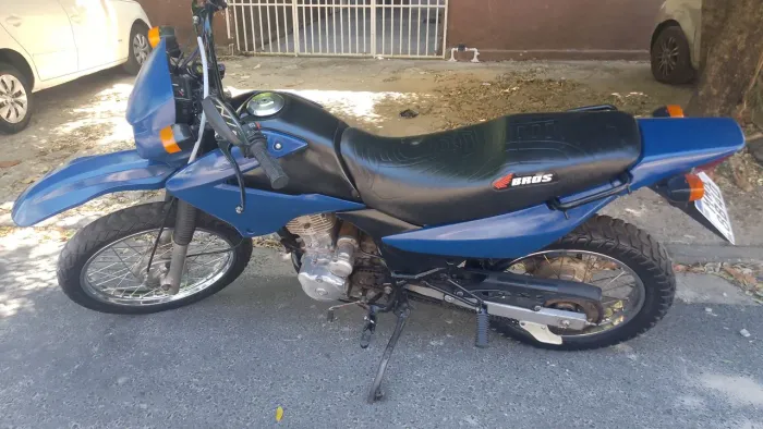 Bros 125 em dias