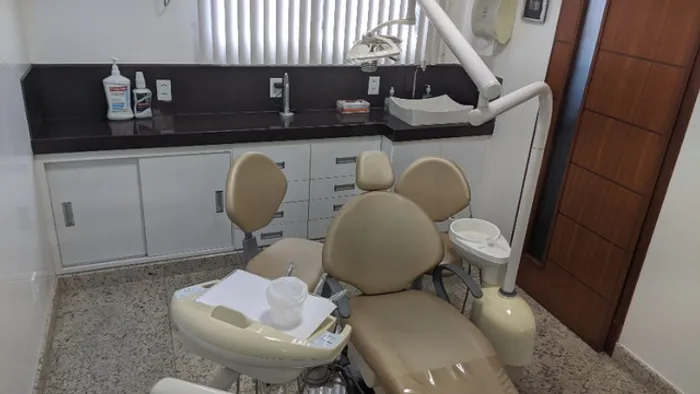 Vendo Prédio com Clínica Odontológica e Apartamento no Centro de São Mateus -ES