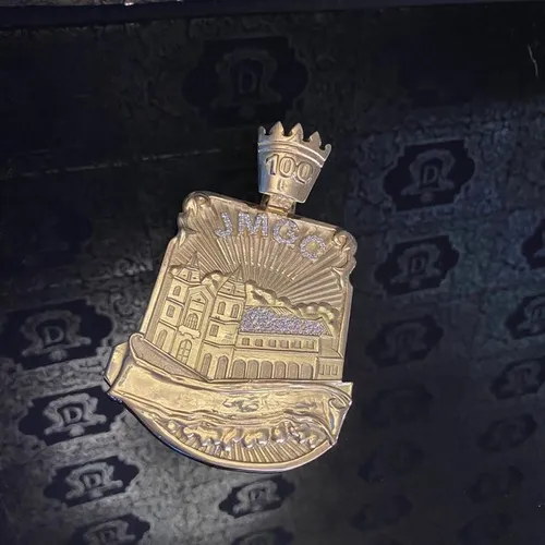Pingente Imperador em ouro 18k 80 gramas