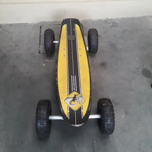 ESKATE ELETRICO 800 WTS SEMI NOVO SEM BATERIAS .