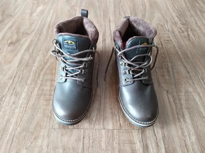 Bota Marrom Bull Terrier nro 35, novinha