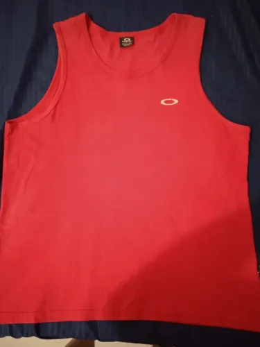 02 camisas da Oakley