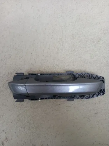 Maçaneta puxador porta traseira direita VW Polo Virtus Nivus Tcross original usado