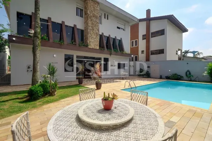 Casa à venda no bolsão de Interlagos com 4 suítes 6 vagas de garagem piscina churrasqueira
