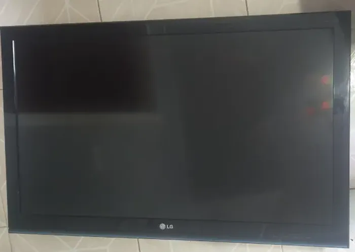 Display LCD retirado de tv usada de LG 42LK450