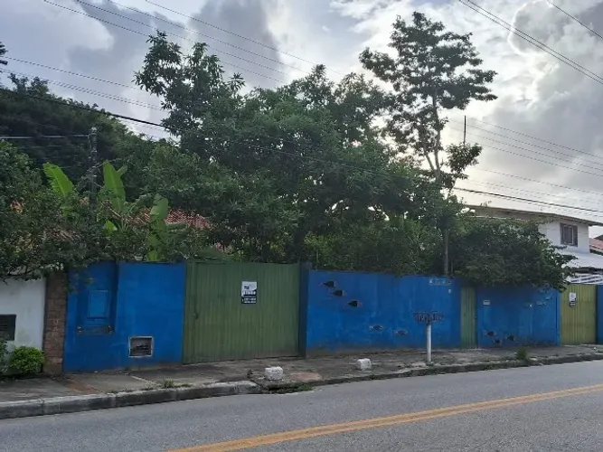 Casa no Campeche c/Amplo Terreno c/ Vista para o Morro do Lampião