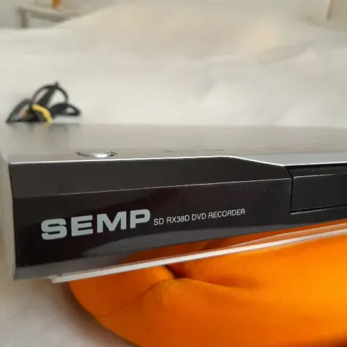 Gravador e tocador de dvd Semp SD RX 38D
