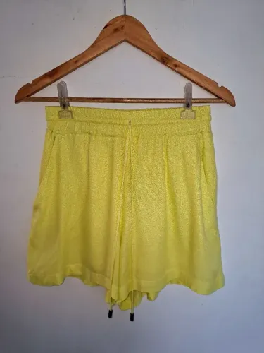 Short Garage Laura Amarelo Candy Novo na Etiqueta 